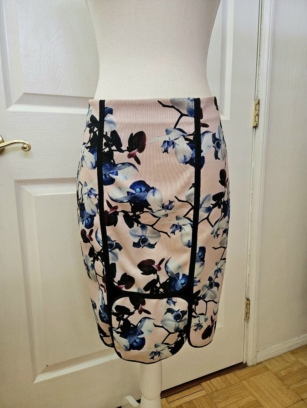 YIGAL AZROUEL Pink Blue Pencil Scuba Orchid Floral Print Bodycon Designer Skirt